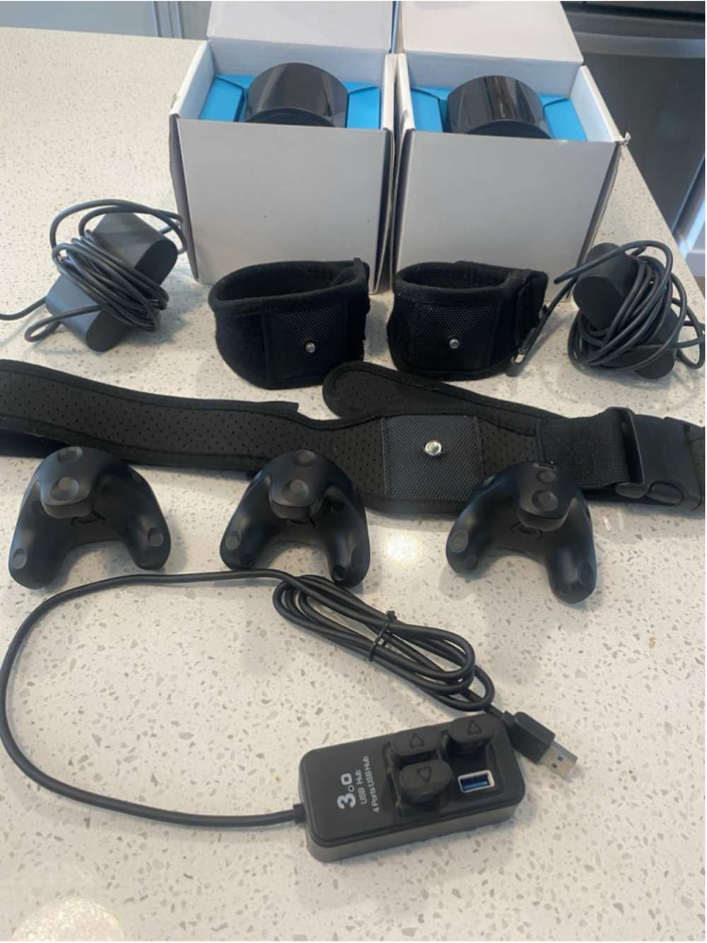 HTC Vive Full Body VR Bundle 2 SteamVR Base Station 2.0 + 3 Tracker 2.0 Tested